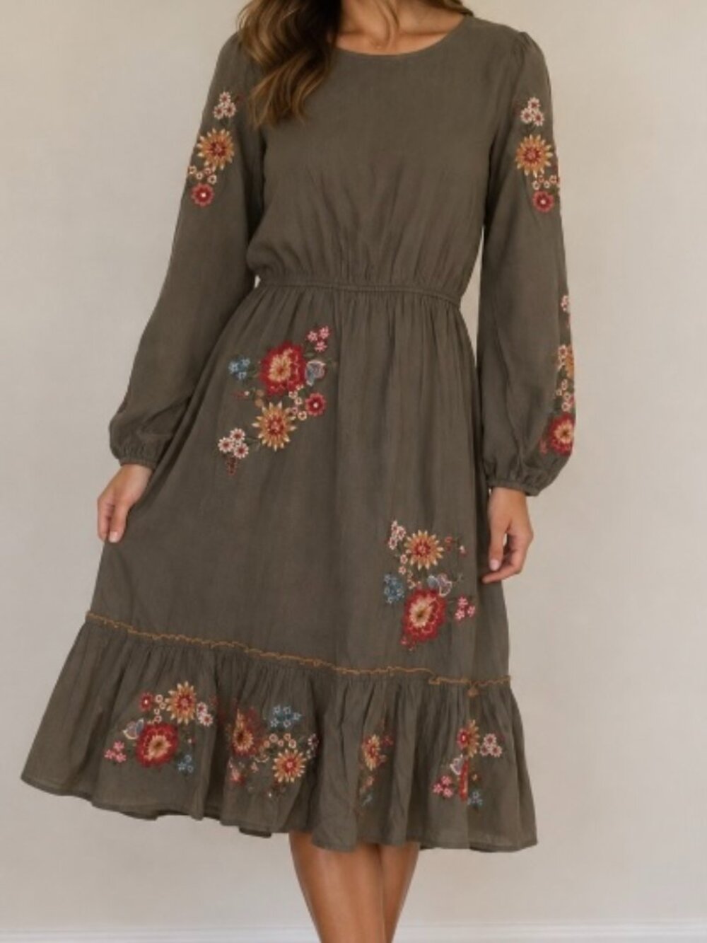 NWT Savannah Jane Embroidered Dress